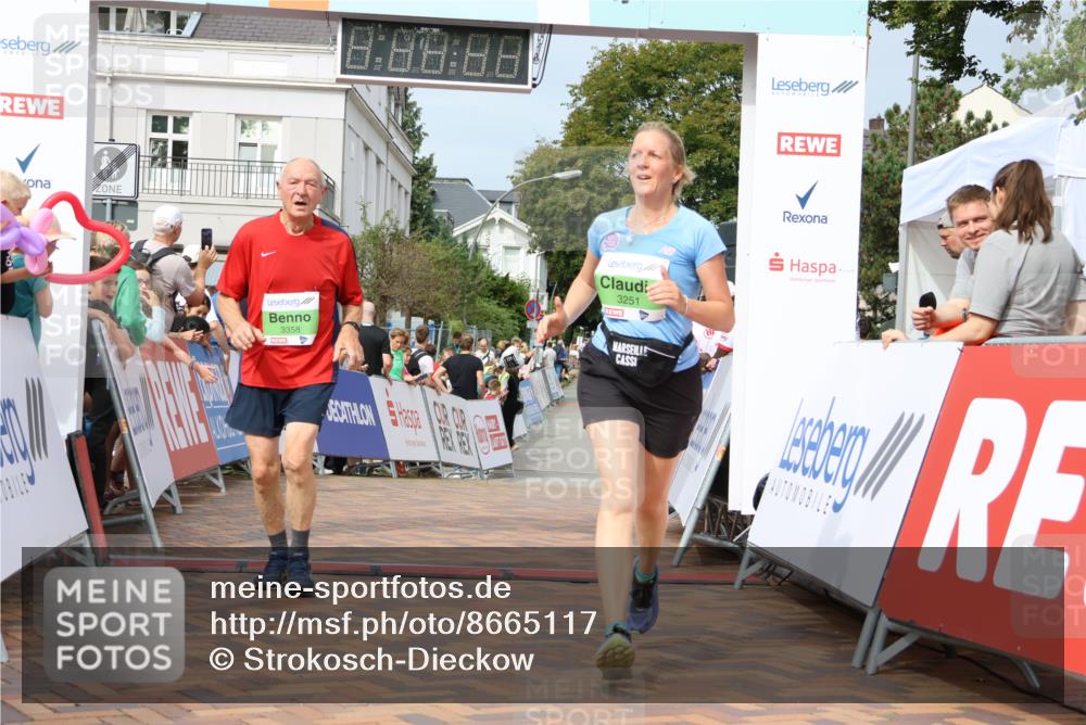 31.08.2025 - 21. Blankeneser Heldenlauf Strokosch-Dieckow http://msf.ph/oto/8665117 31.08.2025 11:18:34 Ziel 3071, 3265, 3358, 3251 meine-sportfotos.de