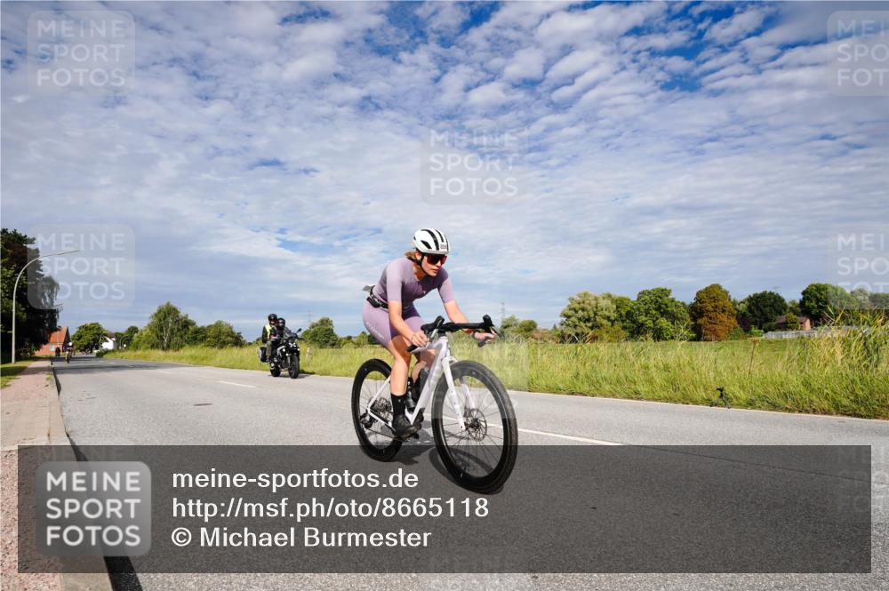 31.08.2025 - Elbe Triathlon Hamburg Michael Burmester http://msf.ph/oto/8665118 31.08.2025 10:04:02 Radfahren 422, 528, 856 meine-sportfotos.de