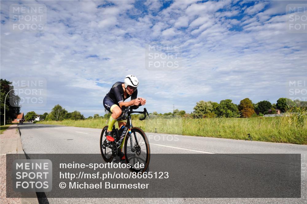 31.08.2025 - Elbe Triathlon Hamburg Michael Burmester http://msf.ph/oto/8665123 31.08.2025 10:04:07 Radfahren 407, 903 meine-sportfotos.de