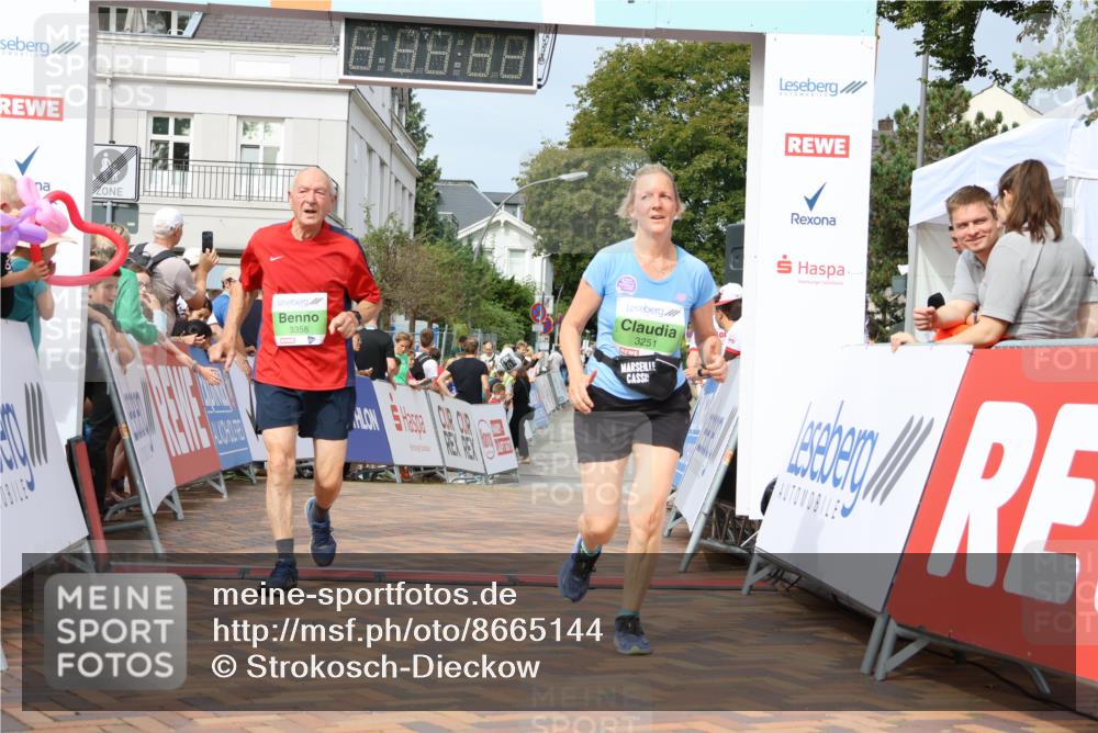 31.08.2025 - 21. Blankeneser Heldenlauf Strokosch-Dieckow http://msf.ph/oto/8665144 31.08.2025 11:18:34 Ziel 3071, 3265, 3358, 3251 meine-sportfotos.de