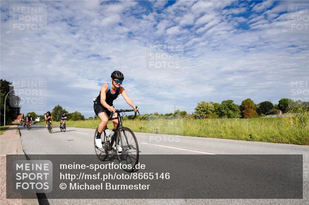 31.08.2025 - Elbe Triathlon Hamburg Michael Burmester http://msf.ph/oto/8665146 31.08.2025 10:04:35 Radfahren 400, 597, 726, 880, 920, 931 meine-sportfotos.de