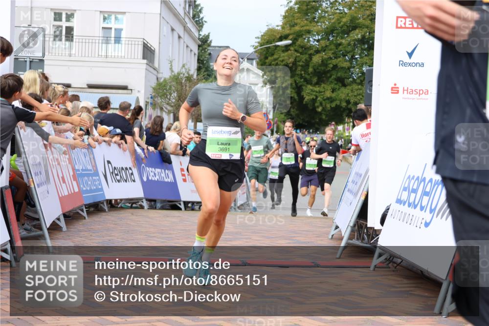31.08.2025 - 21. Blankeneser Heldenlauf Strokosch-Dieckow http://msf.ph/oto/8665151 31.08.2025 11:00:07 Ziel 3162, 3247, 3691, 3660, 3655, 3664 meine-sportfotos.de