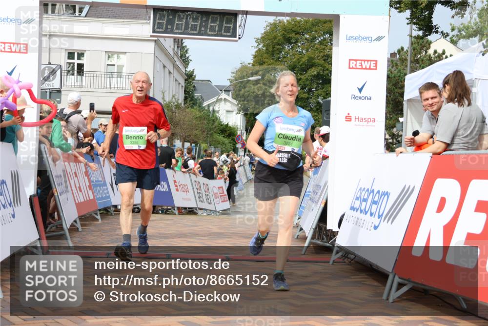 31.08.2025 - 21. Blankeneser Heldenlauf Strokosch-Dieckow http://msf.ph/oto/8665152 31.08.2025 11:18:34 Ziel 3071, 3265, 3358, 3251 meine-sportfotos.de