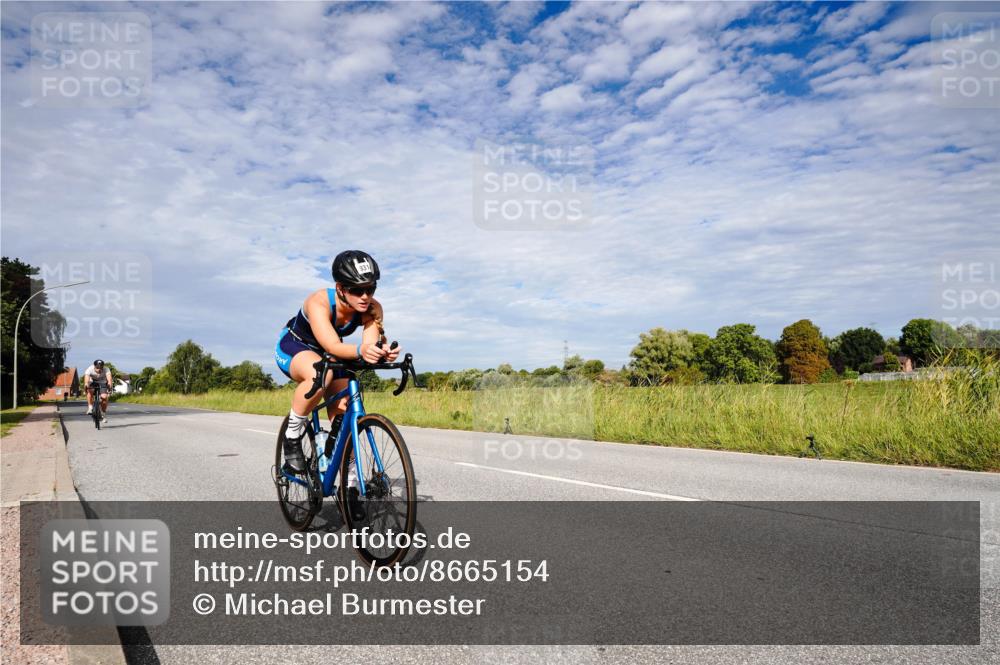 31.08.2025 - Elbe Triathlon Hamburg Michael Burmester http://msf.ph/oto/8665154 31.08.2025 10:04:38 Radfahren 400, 597, 726, 920, 931 meine-sportfotos.de