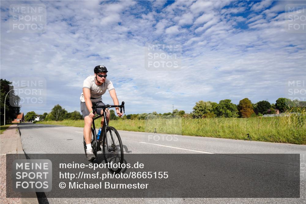 31.08.2025 - Elbe Triathlon Hamburg Michael Burmester http://msf.ph/oto/8665155 31.08.2025 10:04:40 Radfahren 400, 931 meine-sportfotos.de