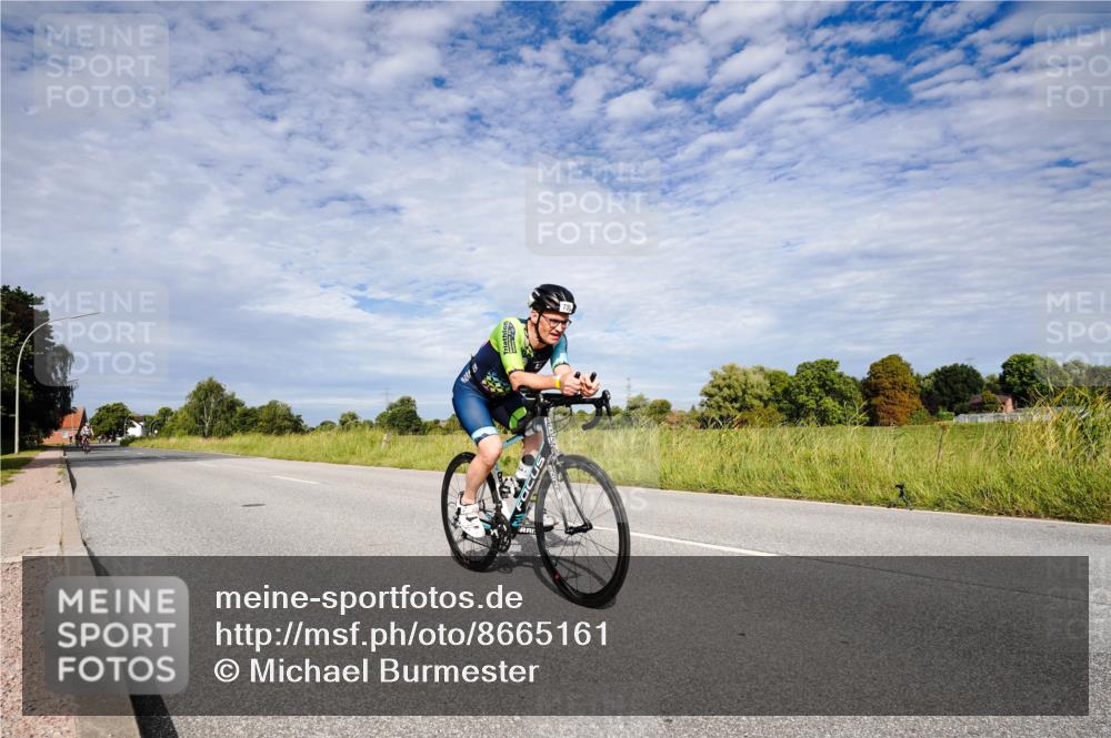 31.08.2025 - Elbe Triathlon Hamburg Michael Burmester http://msf.ph/oto/8665161 31.08.2025 10:04:53 Radfahren 416, 690, 735, 792 meine-sportfotos.de