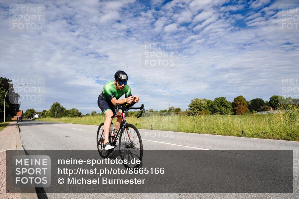 31.08.2025 - Elbe Triathlon Hamburg Michael Burmester http://msf.ph/oto/8665166 31.08.2025 10:05:01 Radfahren 413, 690, 792, 892 meine-sportfotos.de