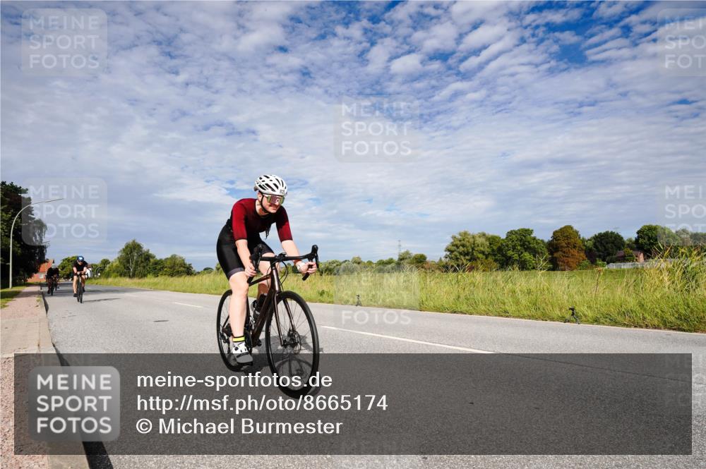 31.08.2025 - Elbe Triathlon Hamburg Michael Burmester http://msf.ph/oto/8665174 31.08.2025 10:05:10 Radfahren 399, 410, 413, 654, 822, 844, 892 meine-sportfotos.de