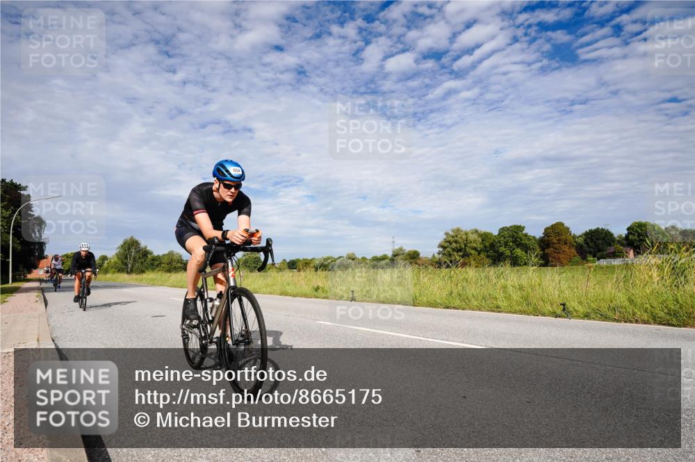 31.08.2025 - Elbe Triathlon Hamburg Michael Burmester http://msf.ph/oto/8665175 31.08.2025 10:05:12 Radfahren 399, 410, 654, 822, 842, 844 meine-sportfotos.de