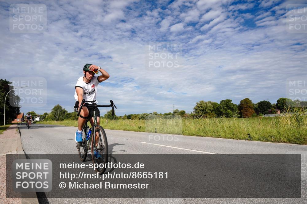 31.08.2025 - Elbe Triathlon Hamburg Michael Burmester http://msf.ph/oto/8665181 31.08.2025 10:05:15 Radfahren 399, 410, 842, 844 meine-sportfotos.de