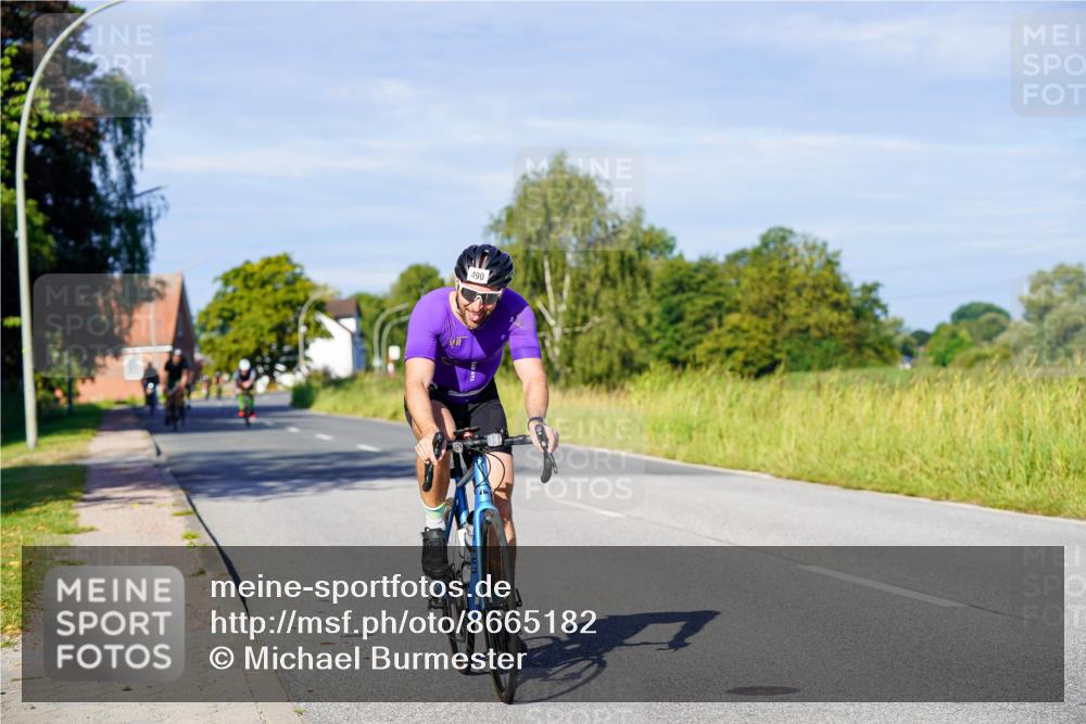 31.08.2025 - Elbe Triathlon Hamburg Michael Burmester http://msf.ph/oto/8665182 31.08.2025 09:28:30 Radfahren 363, 414, 486, 490, 562, 588, 672 meine-sportfotos.de