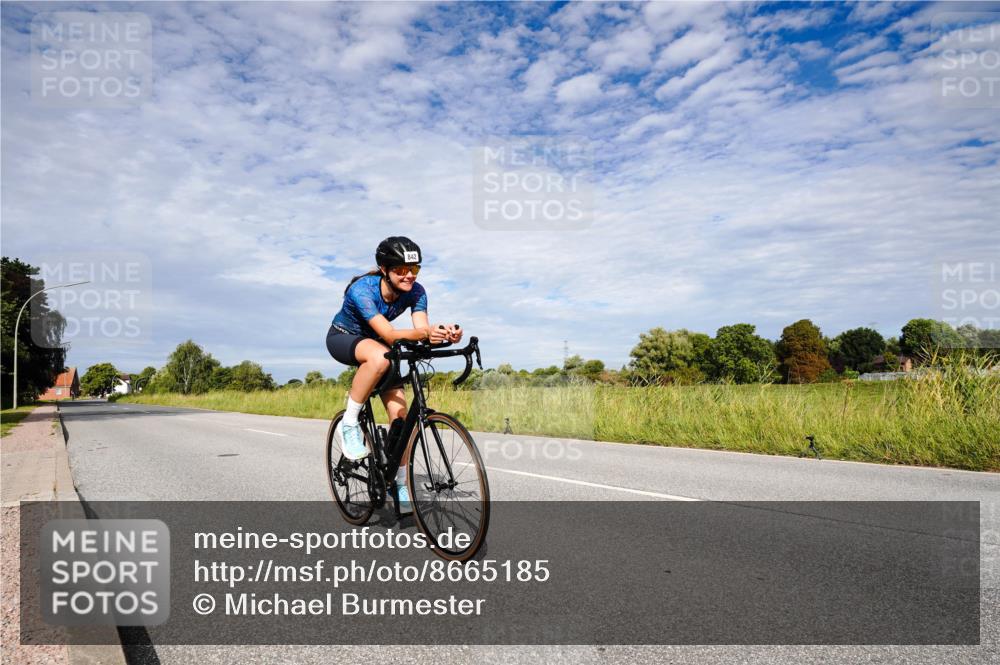 31.08.2025 - Elbe Triathlon Hamburg Michael Burmester http://msf.ph/oto/8665185 31.08.2025 10:05:20 Radfahren 842 meine-sportfotos.de