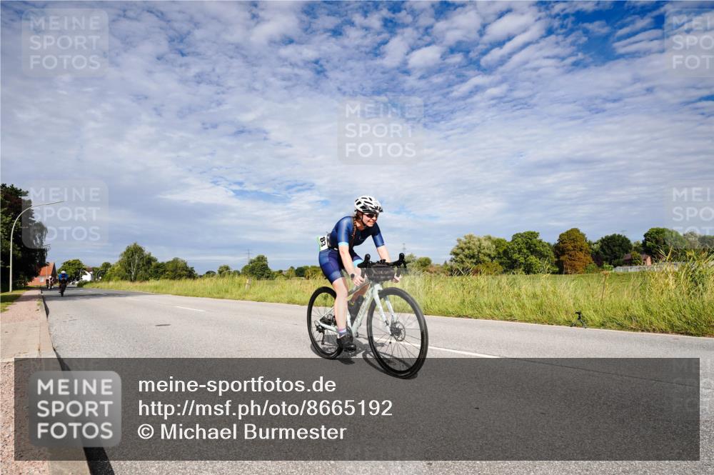 31.08.2025 - Elbe Triathlon Hamburg Michael Burmester http://msf.ph/oto/8665192 31.08.2025 10:05:56 Radfahren 642, 762, 766, 783, 907 meine-sportfotos.de