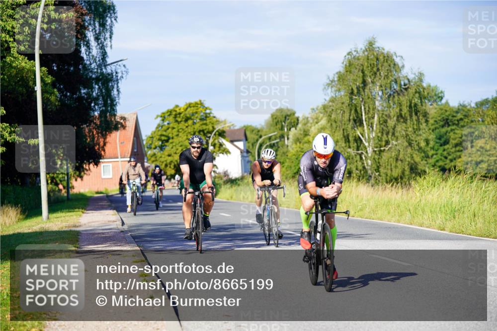 31.08.2025 - Elbe Triathlon Hamburg Michael Burmester http://msf.ph/oto/8665199 31.08.2025 09:28:34 Radfahren 337, 363, 414, 486, 588 meine-sportfotos.de