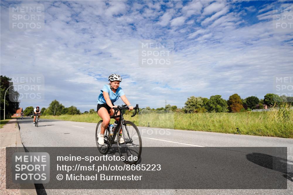 31.08.2025 - Elbe Triathlon Hamburg Michael Burmester http://msf.ph/oto/8665223 31.08.2025 10:06:22 Radfahren 322, 504, 611, 730, 782, 899 meine-sportfotos.de