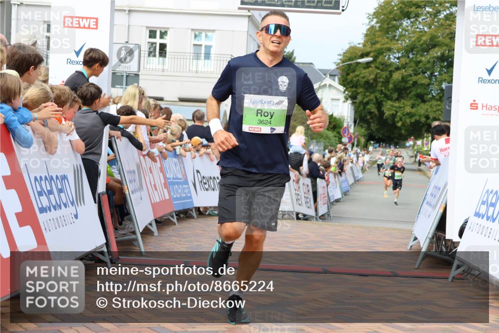 31.08.2025 - 21. Blankeneser Heldenlauf Strokosch-Dieckow http://msf.ph/oto/8665224 31.08.2025 10:59:59 Ziel 3624, 3262, 3438 meine-sportfotos.de