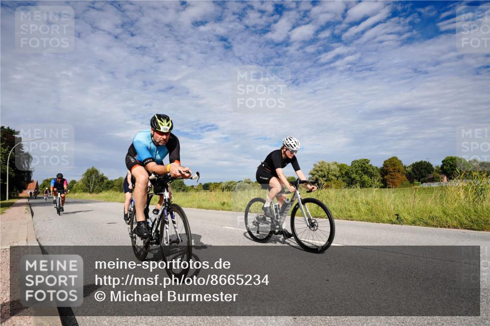 31.08.2025 - Elbe Triathlon Hamburg Michael Burmester http://msf.ph/oto/8665234 31.08.2025 10:06:44 Radfahren 612, 769, 796, 810, 814, 871, 914 meine-sportfotos.de
