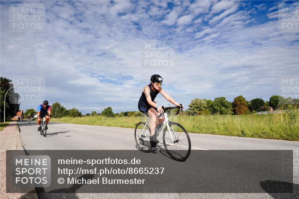 31.08.2025 - Elbe Triathlon Hamburg Michael Burmester http://msf.ph/oto/8665237 31.08.2025 10:06:44 Radfahren 612, 769, 796, 810, 814, 871, 914 meine-sportfotos.de