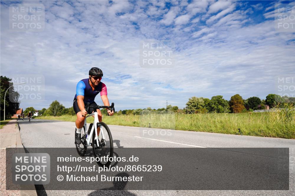 31.08.2025 - Elbe Triathlon Hamburg Michael Burmester http://msf.ph/oto/8665239 31.08.2025 10:06:45 Radfahren 612, 769, 796, 810, 814, 871, 914 meine-sportfotos.de