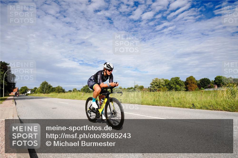31.08.2025 - Elbe Triathlon Hamburg Michael Burmester http://msf.ph/oto/8665243 31.08.2025 10:06:50 Radfahren 594, 832, 871, 914, 926 meine-sportfotos.de