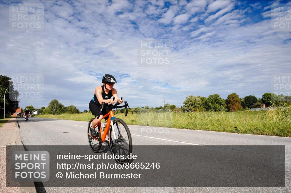 31.08.2025 - Elbe Triathlon Hamburg Michael Burmester http://msf.ph/oto/8665246 31.08.2025 10:06:54 Radfahren 594, 764, 832, 895, 926 meine-sportfotos.de