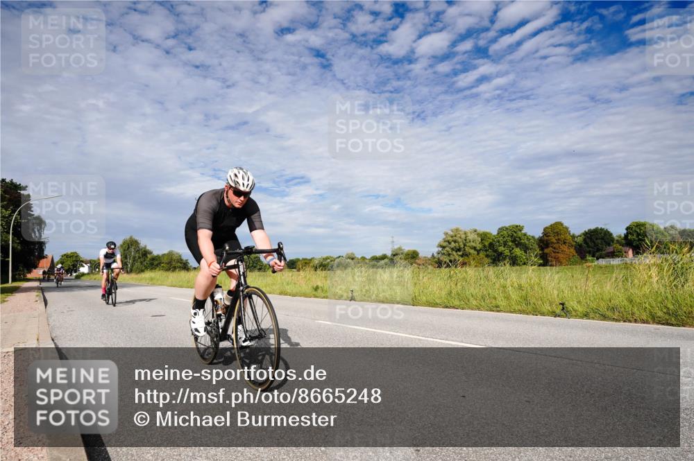 31.08.2025 - Elbe Triathlon Hamburg Michael Burmester http://msf.ph/oto/8665248 31.08.2025 10:06:57 Radfahren 482, 594, 764, 832, 849, 879, 895, 926 meine-sportfotos.de