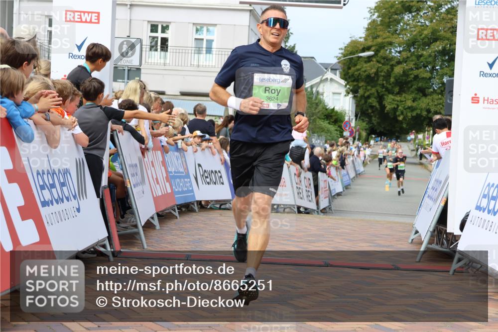 31.08.2025 - 21. Blankeneser Heldenlauf Strokosch-Dieckow http://msf.ph/oto/8665251 31.08.2025 10:59:59 Ziel 3624, 3262, 3438 meine-sportfotos.de