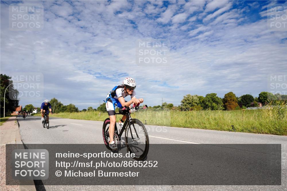 31.08.2025 - Elbe Triathlon Hamburg Michael Burmester http://msf.ph/oto/8665252 31.08.2025 10:07:00 Radfahren 482, 764, 849, 879, 895, 926 meine-sportfotos.de