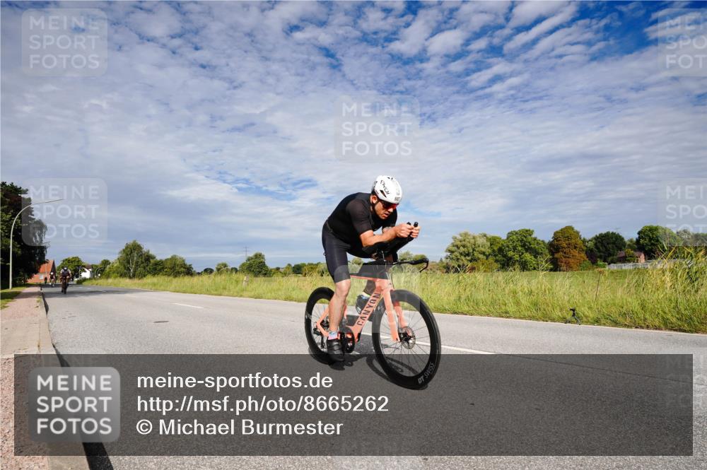 31.08.2025 - Elbe Triathlon Hamburg Michael Burmester http://msf.ph/oto/8665262 31.08.2025 10:07:10 Radfahren 687, 812, 863 meine-sportfotos.de
