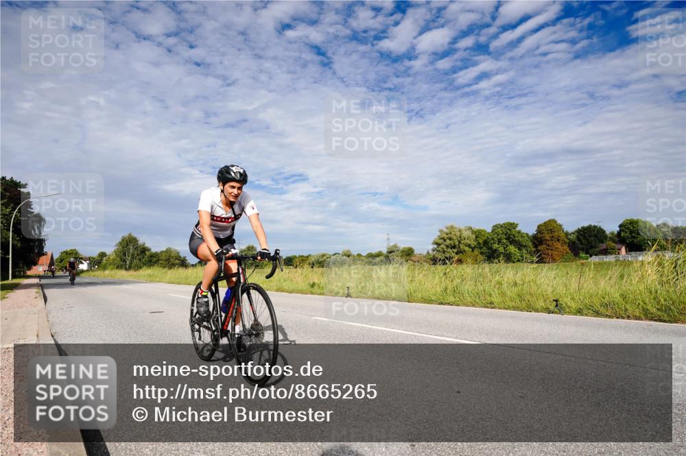 31.08.2025 - Elbe Triathlon Hamburg Michael Burmester http://msf.ph/oto/8665265 31.08.2025 10:07:13 Radfahren 788, 812, 863 meine-sportfotos.de