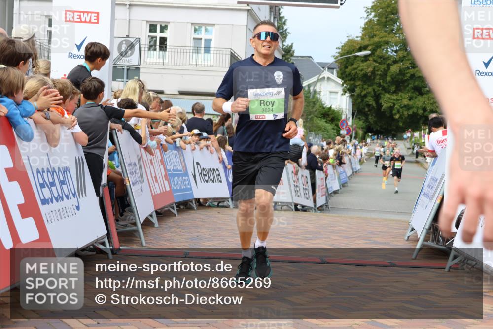 31.08.2025 - 21. Blankeneser Heldenlauf Strokosch-Dieckow http://msf.ph/oto/8665269 31.08.2025 10:59:59 Ziel 3624, 3262, 3438 meine-sportfotos.de