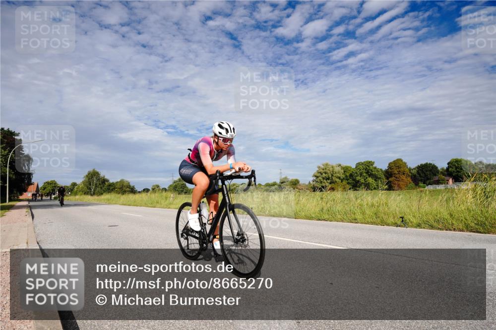 31.08.2025 - Elbe Triathlon Hamburg Michael Burmester http://msf.ph/oto/8665270 31.08.2025 10:07:19 Radfahren 736, 788, 818 meine-sportfotos.de