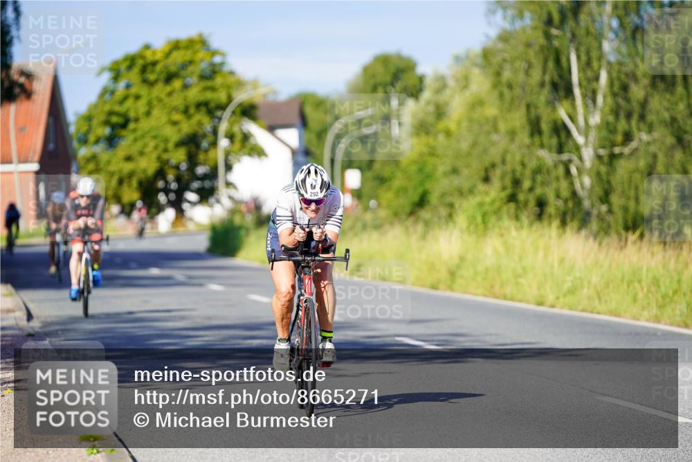 31.08.2025 - Elbe Triathlon Hamburg Michael Burmester http://msf.ph/oto/8665271 31.08.2025 09:28:58 Radfahren 216, 259, 292 meine-sportfotos.de