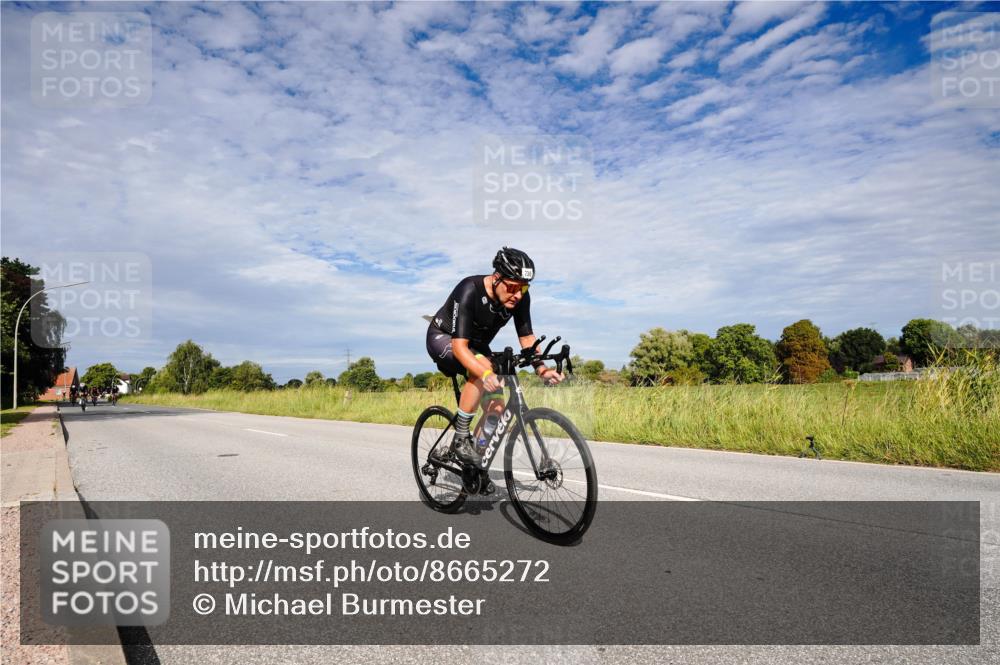 31.08.2025 - Elbe Triathlon Hamburg Michael Burmester http://msf.ph/oto/8665272 31.08.2025 10:07:22 Radfahren 454, 651, 736, 788, 818, 847, 861 meine-sportfotos.de