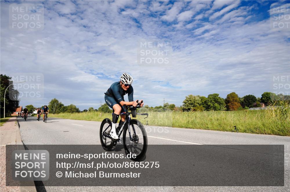 31.08.2025 - Elbe Triathlon Hamburg Michael Burmester http://msf.ph/oto/8665275 31.08.2025 10:07:26 Radfahren 454, 651, 753, 818, 847, 861 meine-sportfotos.de