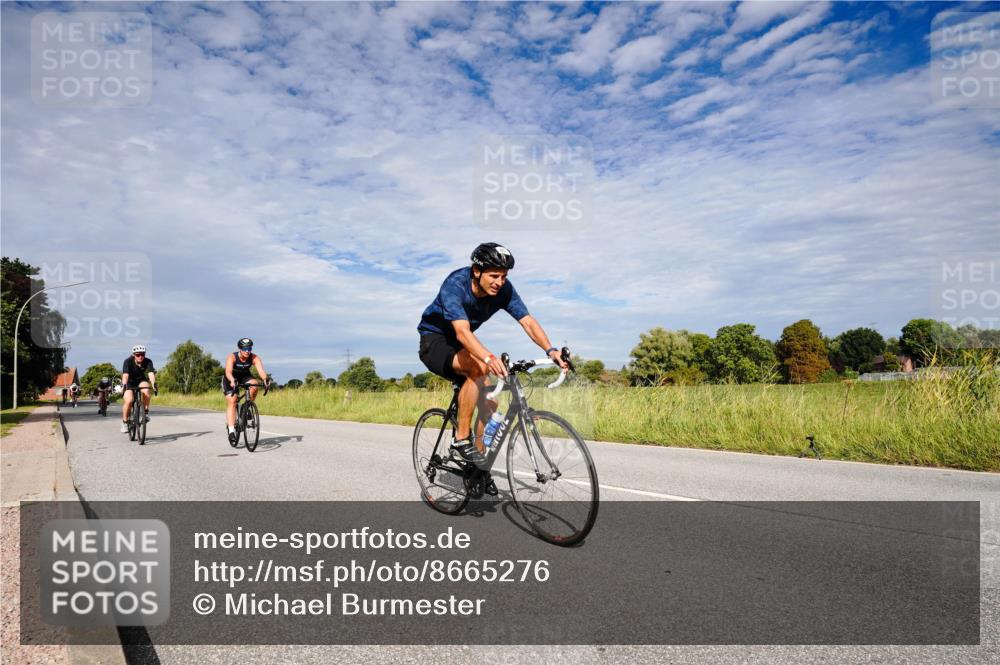 31.08.2025 - Elbe Triathlon Hamburg Michael Burmester http://msf.ph/oto/8665276 31.08.2025 10:07:27 Radfahren 454, 651, 753, 818, 847, 861 meine-sportfotos.de