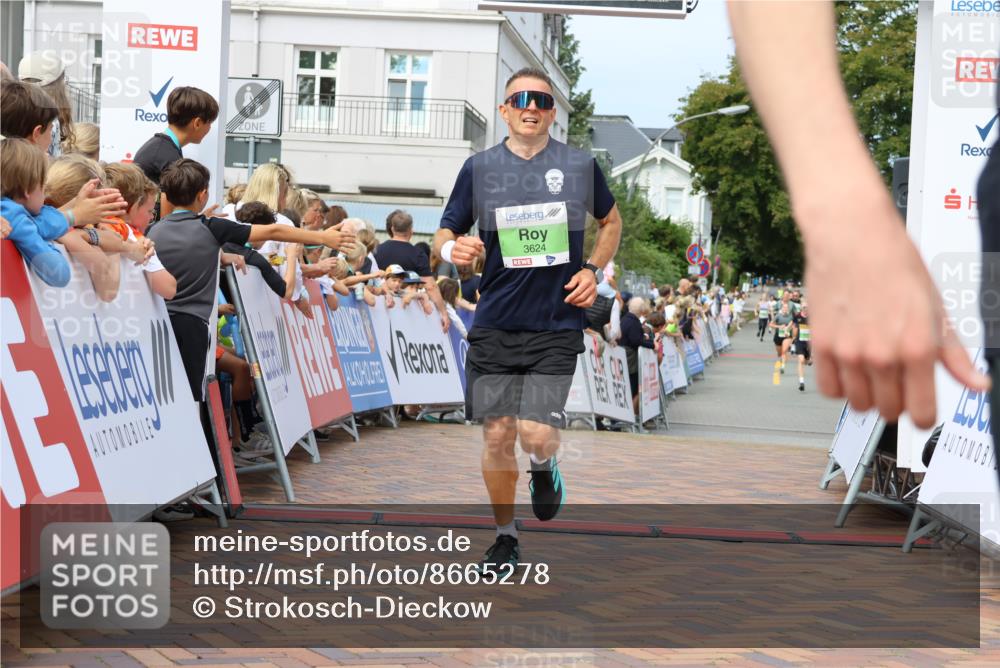 31.08.2025 - 21. Blankeneser Heldenlauf Strokosch-Dieckow http://msf.ph/oto/8665278 31.08.2025 10:59:59 Ziel 3624, 3262, 3438 meine-sportfotos.de