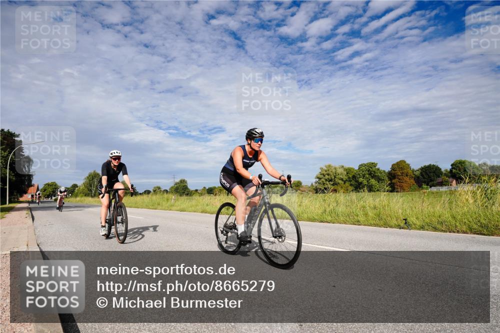 31.08.2025 - Elbe Triathlon Hamburg Michael Burmester http://msf.ph/oto/8665279 31.08.2025 10:07:28 Radfahren 454, 651, 753, 818, 836, 847, 861 meine-sportfotos.de