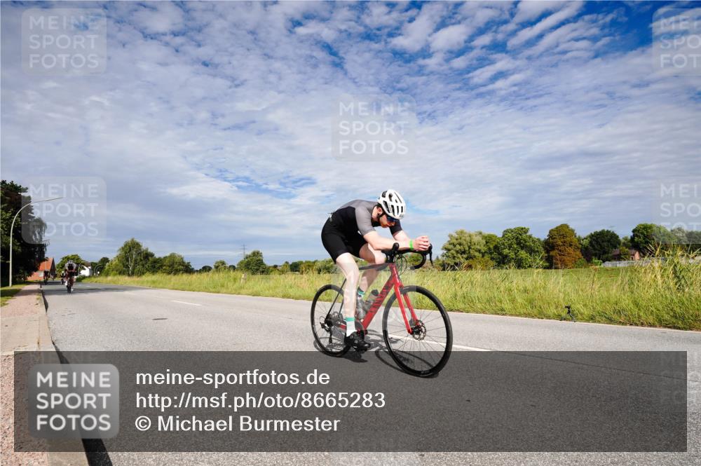 31.08.2025 - Elbe Triathlon Hamburg Michael Burmester http://msf.ph/oto/8665283 31.08.2025 10:07:30 Radfahren 447, 454, 651, 753, 836, 847, 861 meine-sportfotos.de