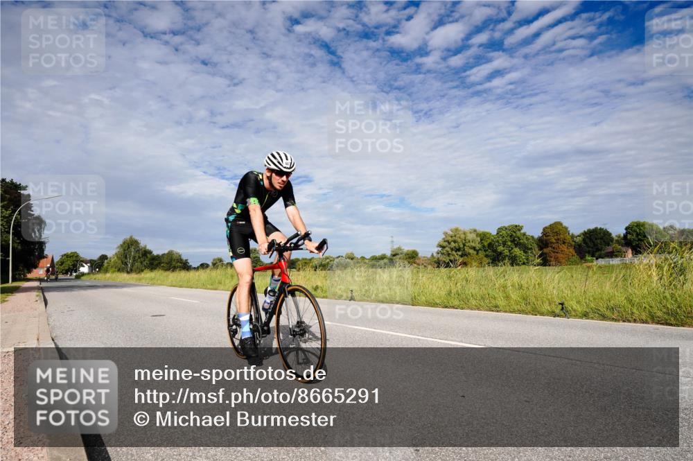 31.08.2025 - Elbe Triathlon Hamburg Michael Burmester http://msf.ph/oto/8665291 31.08.2025 10:07:37 Radfahren 447, 747, 836, 900 meine-sportfotos.de