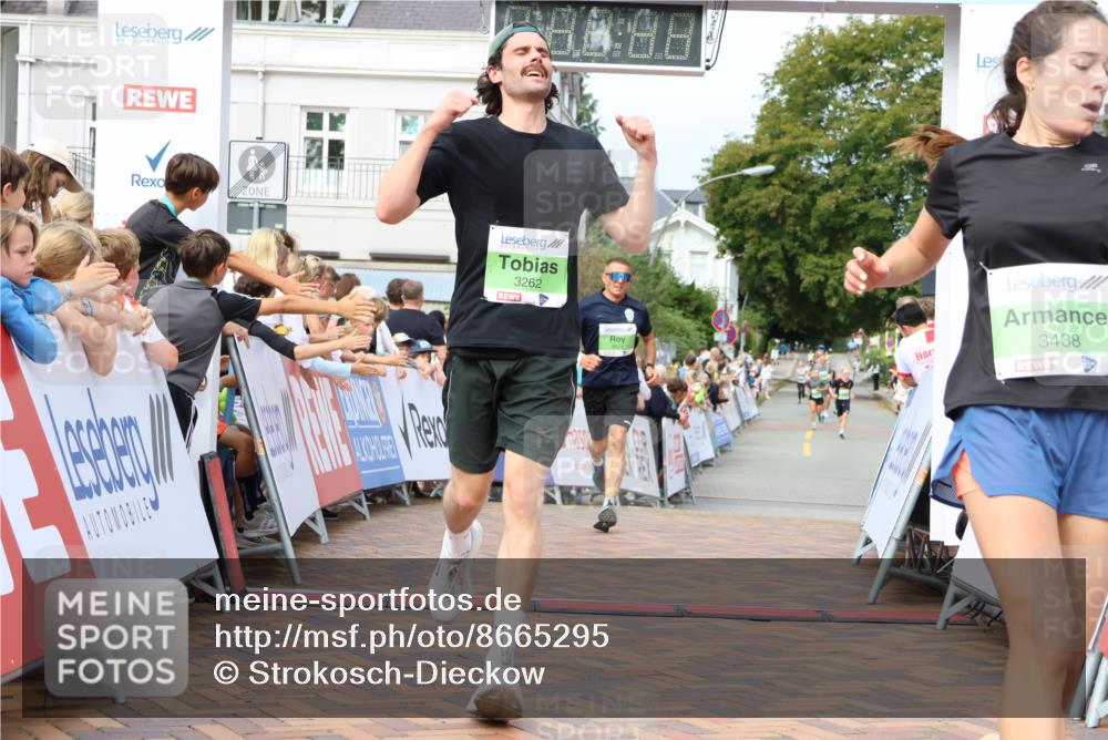 31.08.2025 - 21. Blankeneser Heldenlauf Strokosch-Dieckow http://msf.ph/oto/8665295 31.08.2025 10:59:57 Ziel 3624, 3262, 3438 meine-sportfotos.de