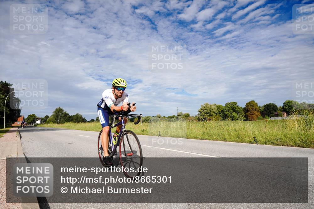31.08.2025 - Elbe Triathlon Hamburg Michael Burmester http://msf.ph/oto/8665301 31.08.2025 10:07:54 Radfahren 561, 575, 659, 761 meine-sportfotos.de