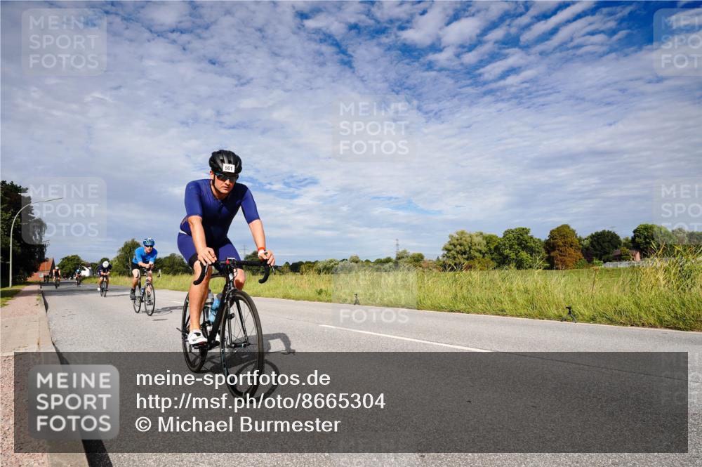 31.08.2025 - Elbe Triathlon Hamburg Michael Burmester http://msf.ph/oto/8665304 31.08.2025 10:07:59 Radfahren 561, 575, 693, 724, 761 meine-sportfotos.de