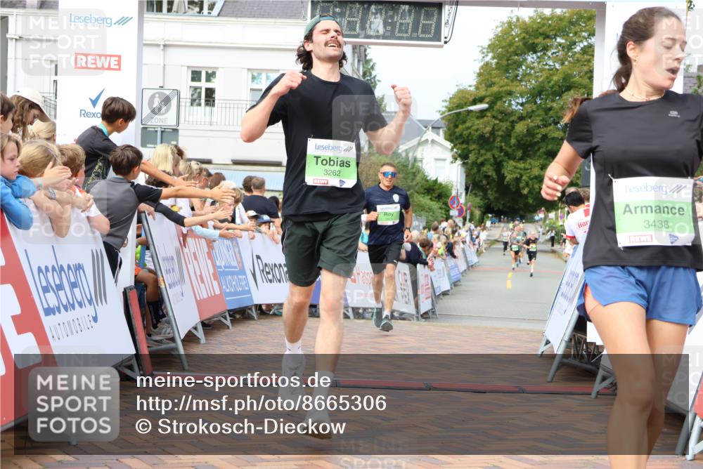 31.08.2025 - 21. Blankeneser Heldenlauf Strokosch-Dieckow http://msf.ph/oto/8665306 31.08.2025 10:59:57 Ziel 3624, 3262, 3438 meine-sportfotos.de