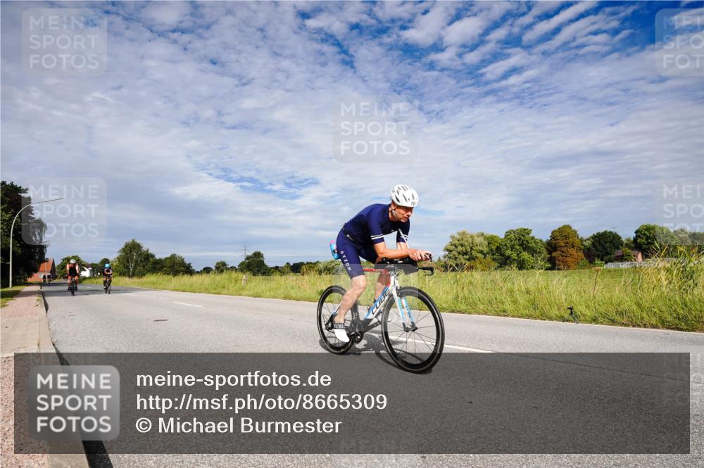 31.08.2025 - Elbe Triathlon Hamburg Michael Burmester http://msf.ph/oto/8665309 31.08.2025 10:08:01 Radfahren 517, 561, 575, 693, 724, 761 meine-sportfotos.de