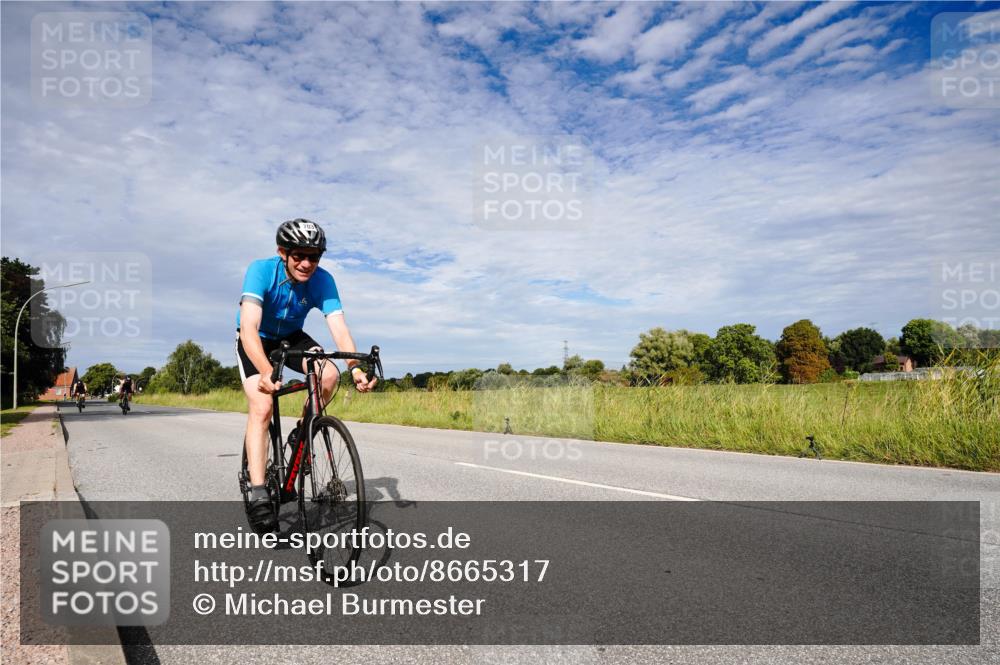 31.08.2025 - Elbe Triathlon Hamburg Michael Burmester http://msf.ph/oto/8665317 31.08.2025 10:08:12 Radfahren 390, 478, 703 meine-sportfotos.de