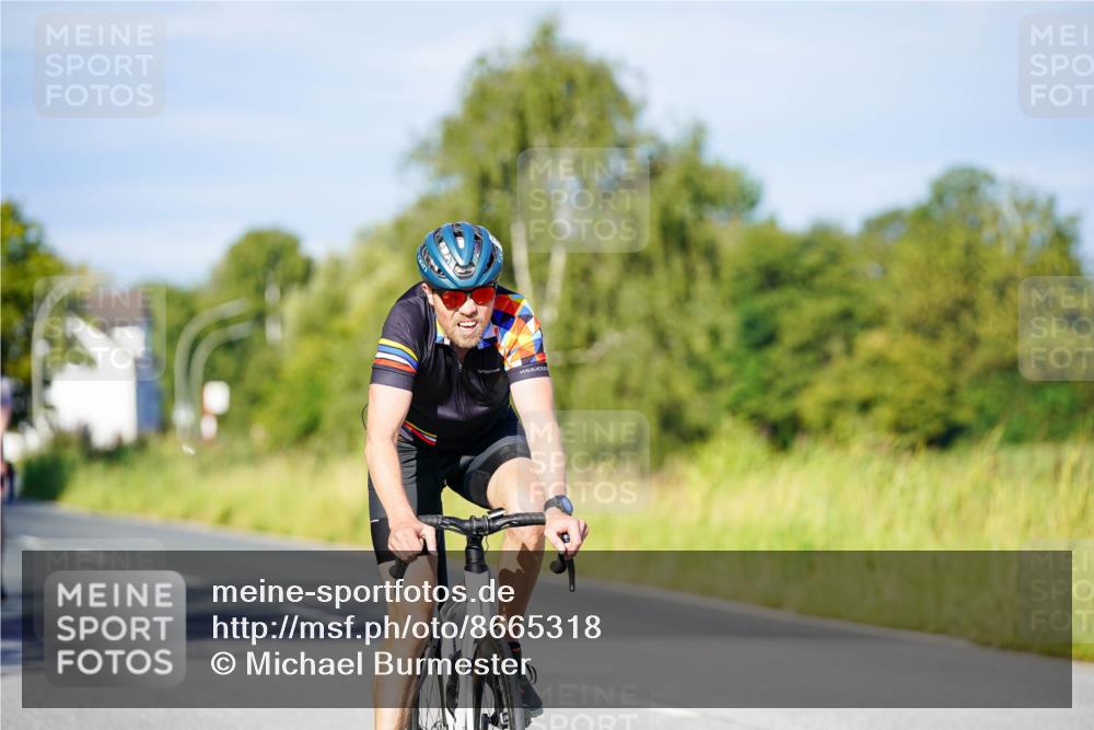 31.08.2025 - Elbe Triathlon Hamburg Michael Burmester http://msf.ph/oto/8665318 31.08.2025 09:29:19 Radfahren 357, 566, 770 meine-sportfotos.de