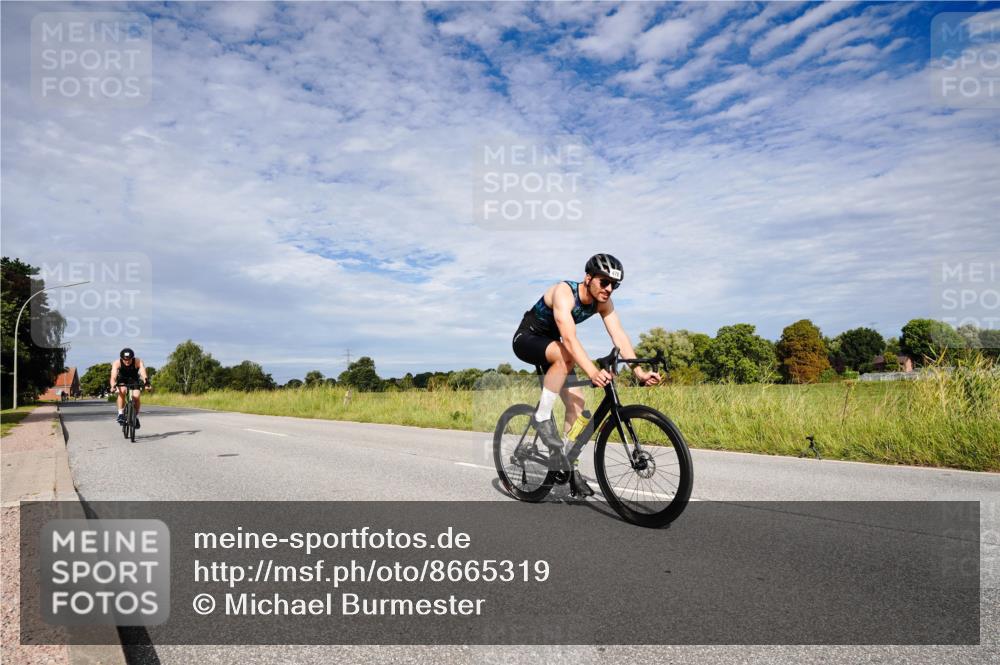 31.08.2025 - Elbe Triathlon Hamburg Michael Burmester http://msf.ph/oto/8665319 31.08.2025 10:08:14 Radfahren 390, 478, 703 meine-sportfotos.de