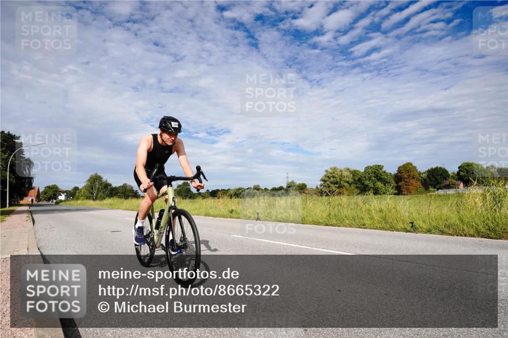 31.08.2025 - Elbe Triathlon Hamburg Michael Burmester http://msf.ph/oto/8665322 31.08.2025 10:08:15 Radfahren 390, 478 meine-sportfotos.de