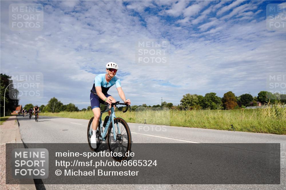 31.08.2025 - Elbe Triathlon Hamburg Michael Burmester http://msf.ph/oto/8665324 31.08.2025 10:08:25 Radfahren 472, 704, 741, 905, 922 meine-sportfotos.de